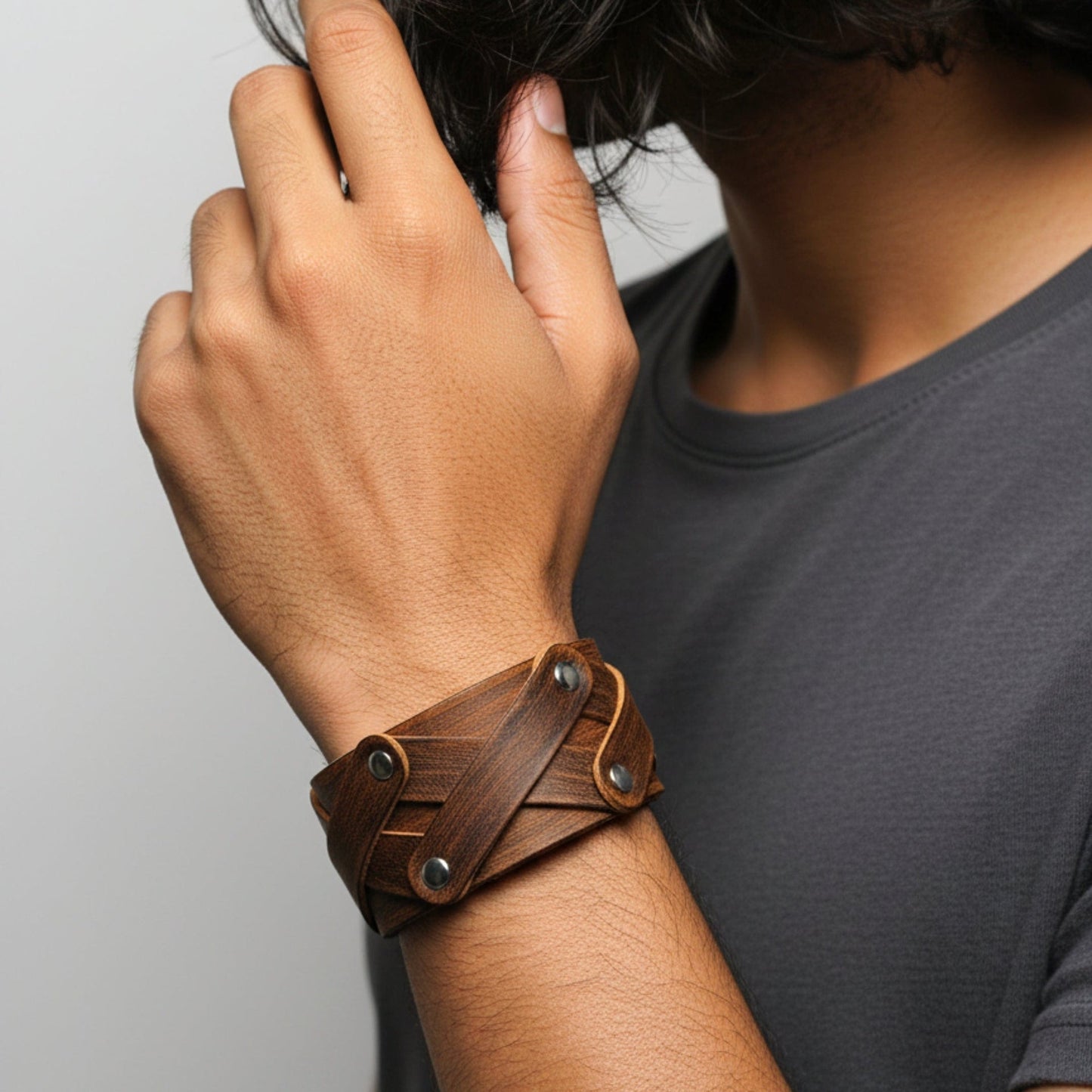 THE MEN THING Leather Bracelet OUTLAW CRISS - 40mm Brown Genuine Leather Adjustable Bracelet for Men & Boys (9.5 inch)
