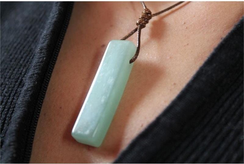 THE MEN THING Leather Necklace AVENTURINE MIRAGE - Natural Crystal Pendant with Adjustable Pure Leather Cord Necklace for Men & Boys