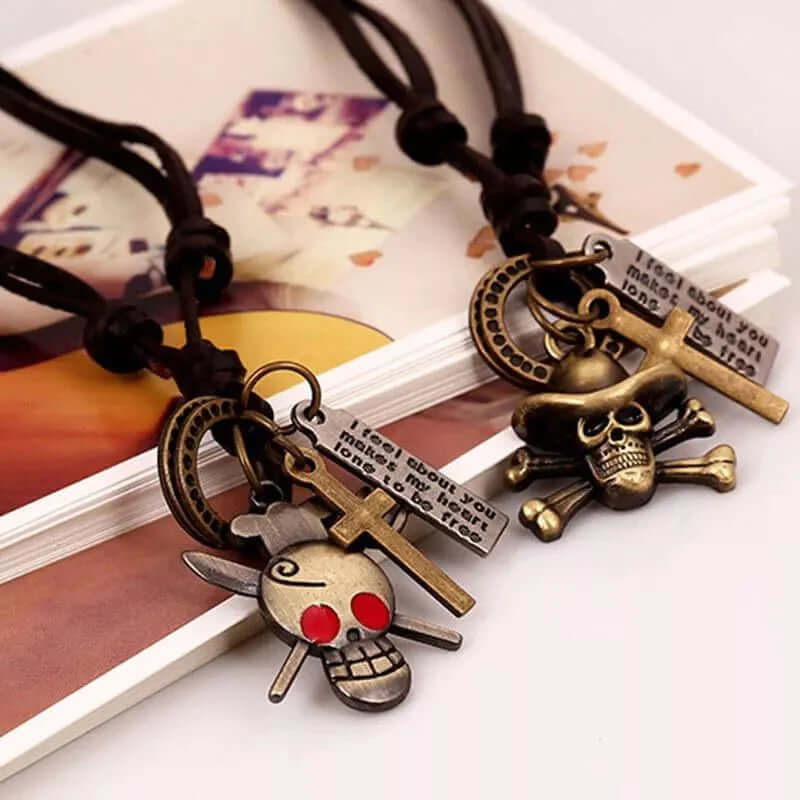 THE MEN THING Leather Necklace SKULL RED EYE BLACK - Vintage Alloy Golden Skull Pendant with Adjustable Pure Leather Cord Necklace for Men & Boys