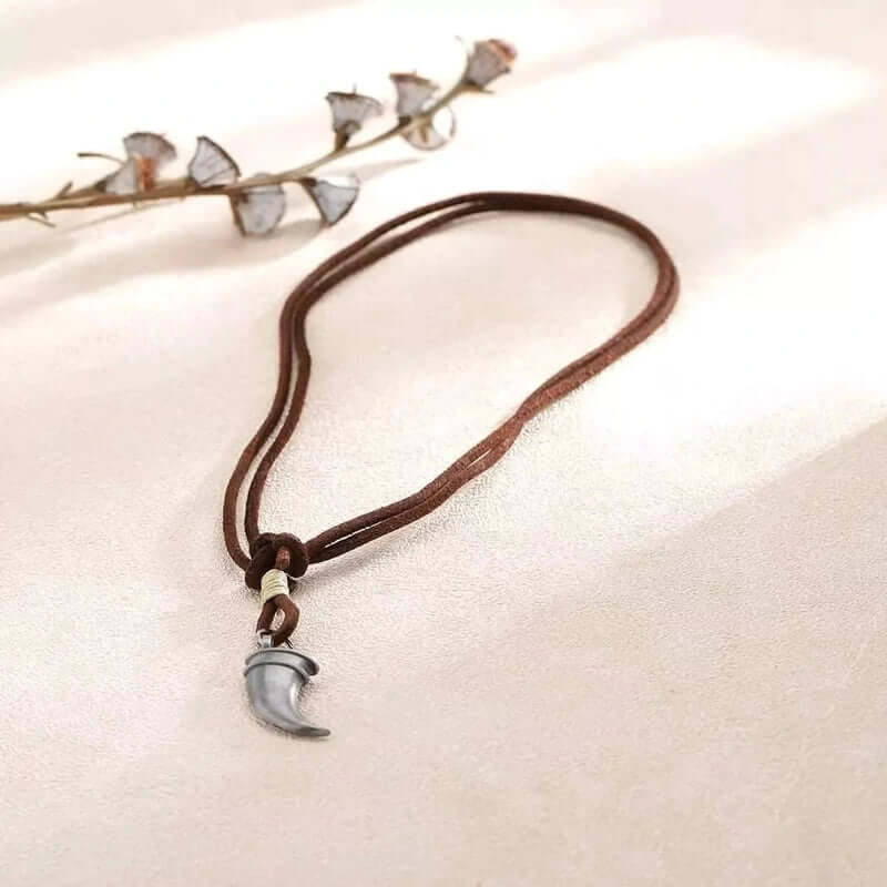 THE MEN THING Leather Necklace WARRIOR TOOTH BROWN - Vintage Alloy Claw Pendant with Adjustable Pure Leather Cord Necklace for Men & Boys