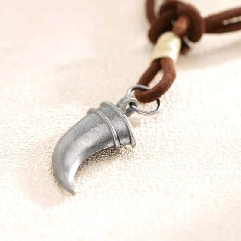 THE MEN THING Leather Necklace WARRIOR TOOTH BROWN - Vintage Alloy Claw Pendant with Adjustable Pure Leather Cord Necklace for Men & Boys