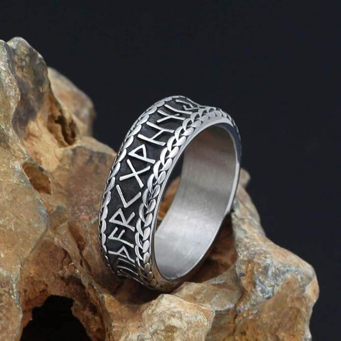 THE MEN THING Rings CELTIC KNOT VIKING - Titanium Steel Ring (Silver Tone - Size 17,21,24)