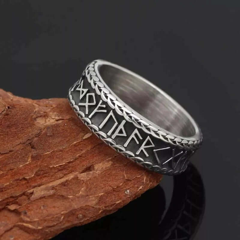 THE MEN THING Rings CELTIC KNOT VIKING - Titanium Steel Ring (Silver Tone - Size 17,21,24)