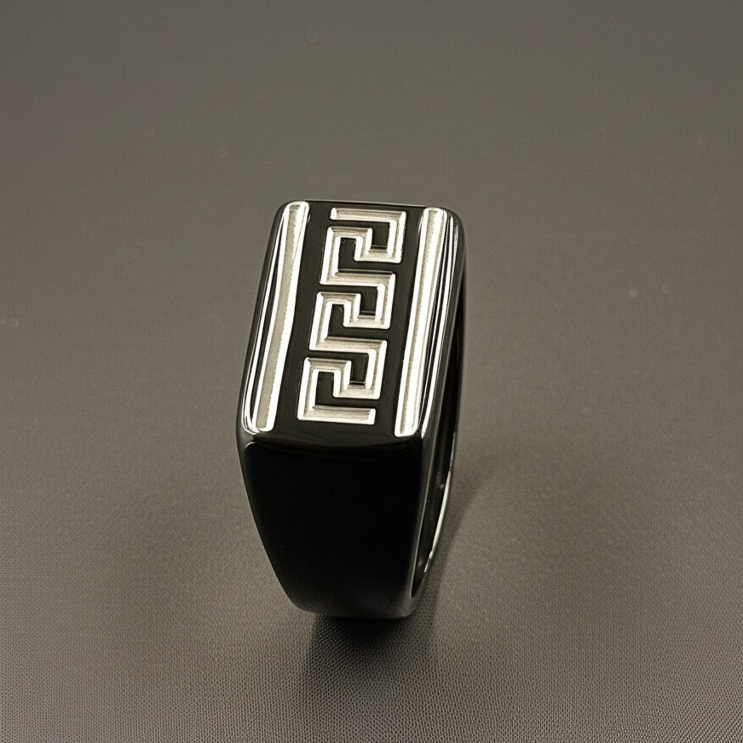 THE MEN THING Rings Royal Series - EZARO RING - Pure Stainless Steel Men’s Black-White Shell-Plated Ring – Statement Luxury Jewelry (Size : 18-21-23)