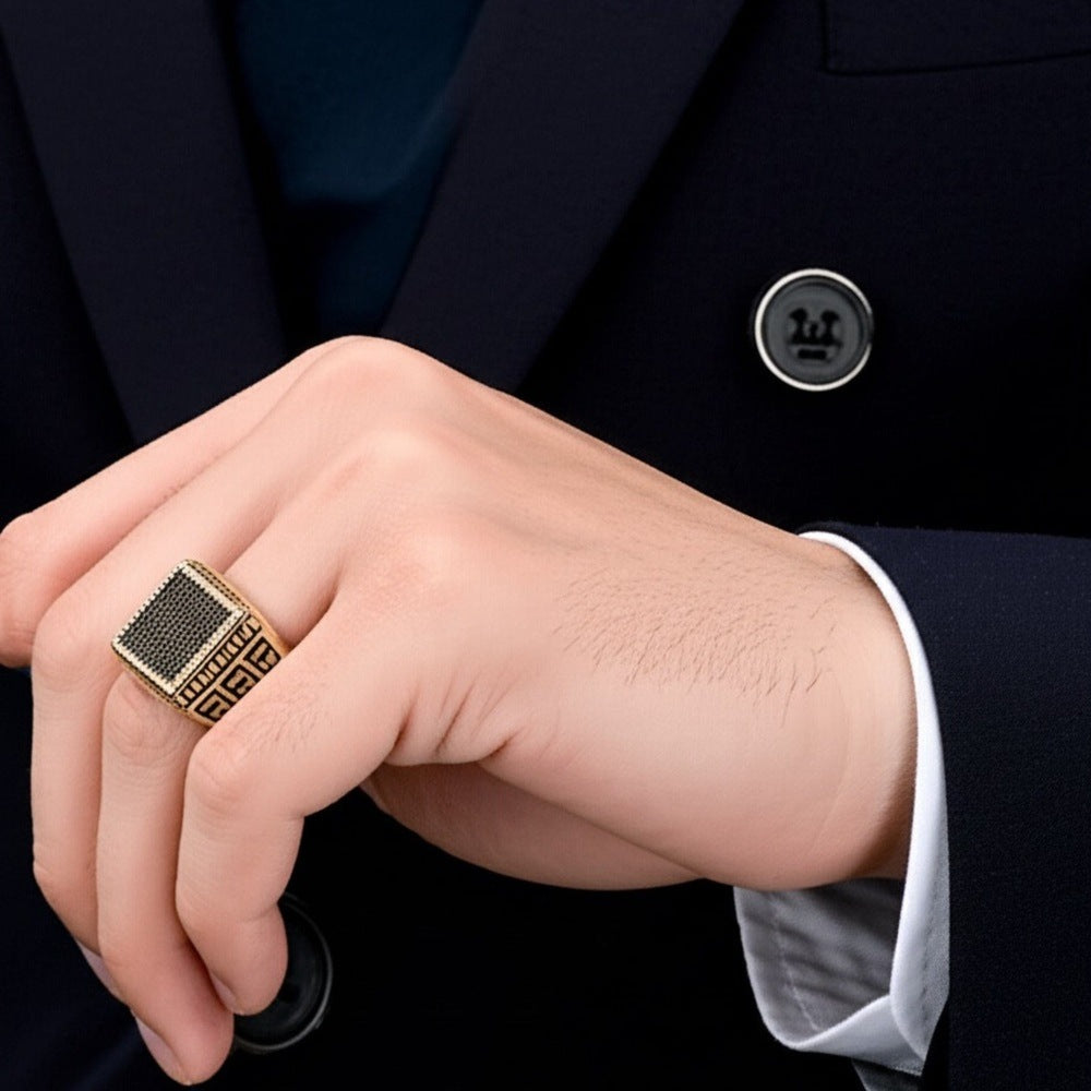 THE MEN THING Rings Royal Series - MAZE KING RING - Pure Stainless Steel Men’s Gold-Plated Ring – Statement Luxury Jewelry (Size : 20-24)