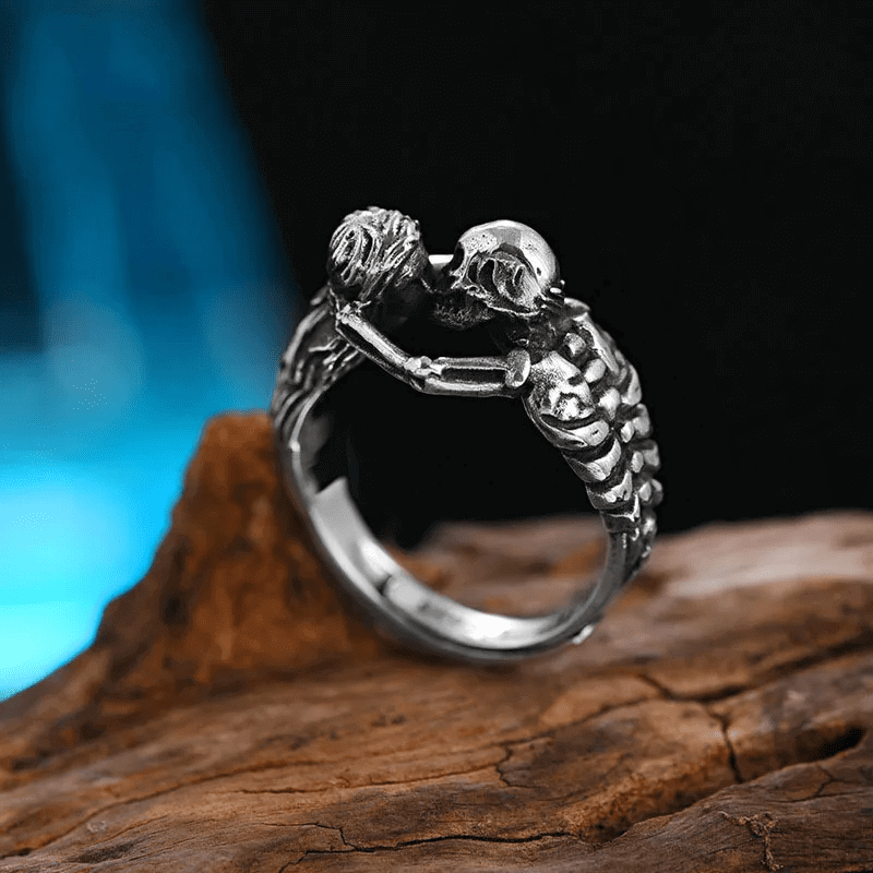 THE MEN THING Rings SKULL KISS - Alloy Adjustable Ring for Men and Boys