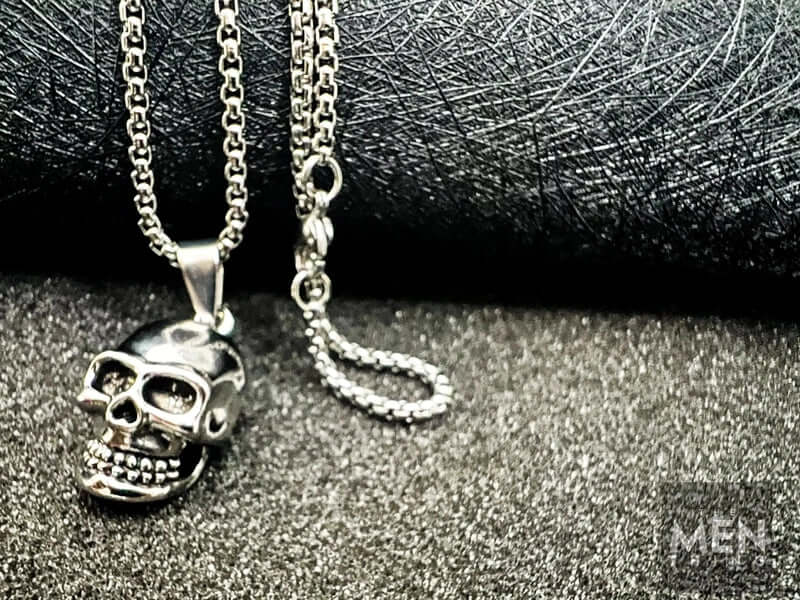 THE MEN THING SS Pendant/ Necklace BIG SKULL 2 - Alloy Pendant with Pure Stainless Steel 24inch Round Box Chain, American trending Style for Men & Boy