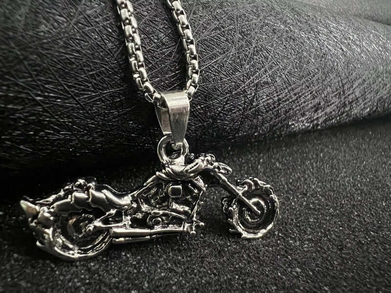 THE MEN THING SS Pendant/ Necklace BLAZE-RIDER - Alloy Motorcycle Pendant with Pure Stainless Steel 24inch Round Box Chain, European trending Style for Men & Boy