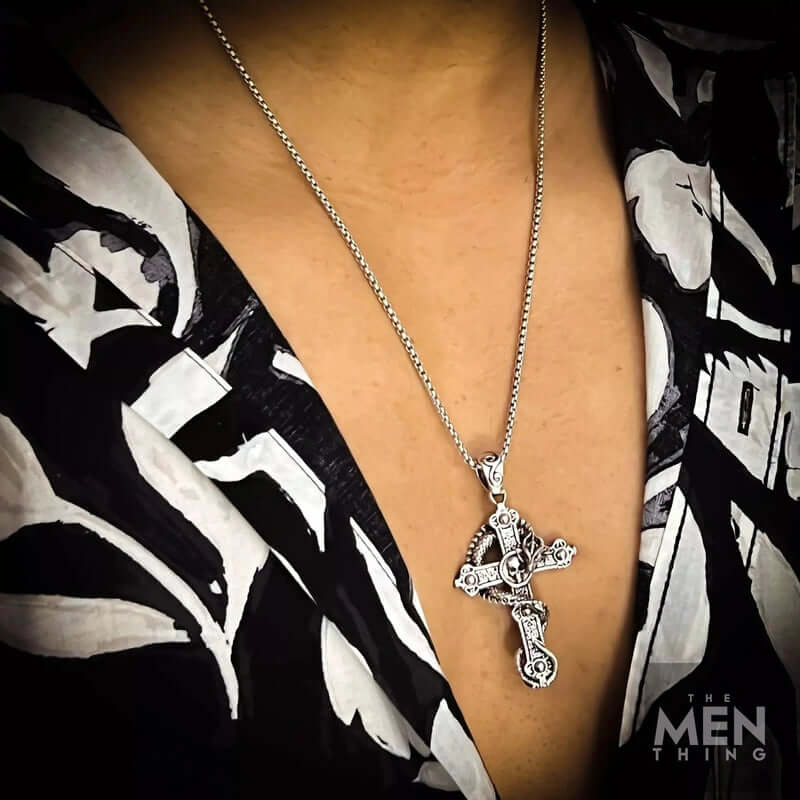 THE MEN THING SS Pendant/ Necklace COBRA-CROSS - Alloy Snake Pendant with Pure Stainless Steel 24inch Round Box Chain, European trending Style for Men & Boy