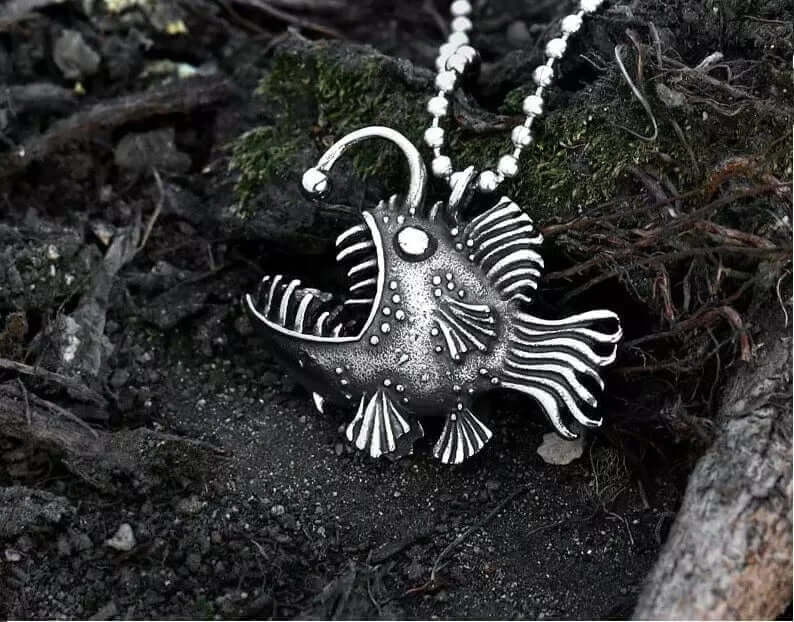 THE MEN THING SS Pendant/ Necklace FURIOUS FISH - Alloy Pendant with Stainless Steel 24inch Round Box Chain, European trending Style for Men & Boy