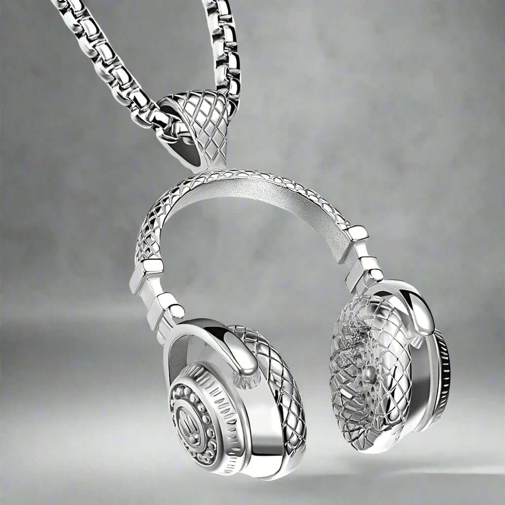 THE MEN THING SS Pendant/ Necklace HEADPHONE SILVER (A) - Alloy Pendant with Stainless Steel 24inch Round Box Chain for Men, American trending Style for Men & Boy