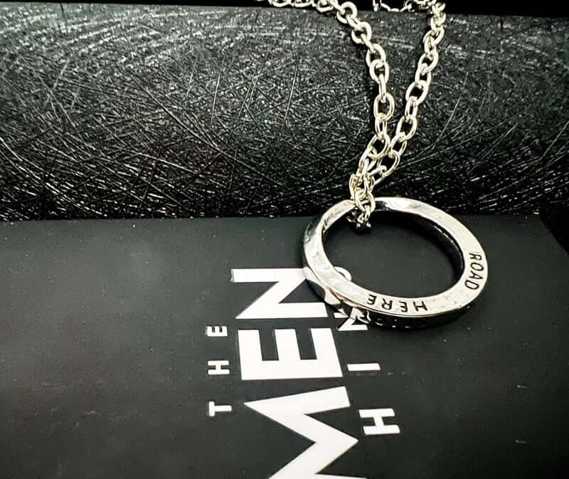 THE MEN THING SS Pendant/ Necklace HELIX - Alloy Circle Pendant with Stainless Steel 24inch Round Box Chain , Milan trending Style for Men & Boy