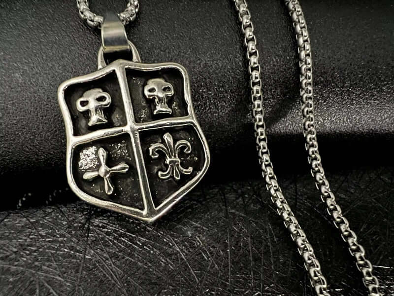 THE MEN THING SS Pendant/ Necklace JOKER DECK SKULL - Alloy Pendant with Pure Stainless Steel 24inch Round Box Chain, American trending Style for Men & Boy