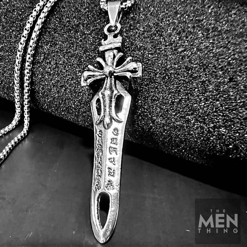 THE MEN THING SS Pendant/ Necklace KINGS SWORD - Alloy Pendant with Stainless Steel 24inch Round Box Chain, American trending Style for Men & Boy