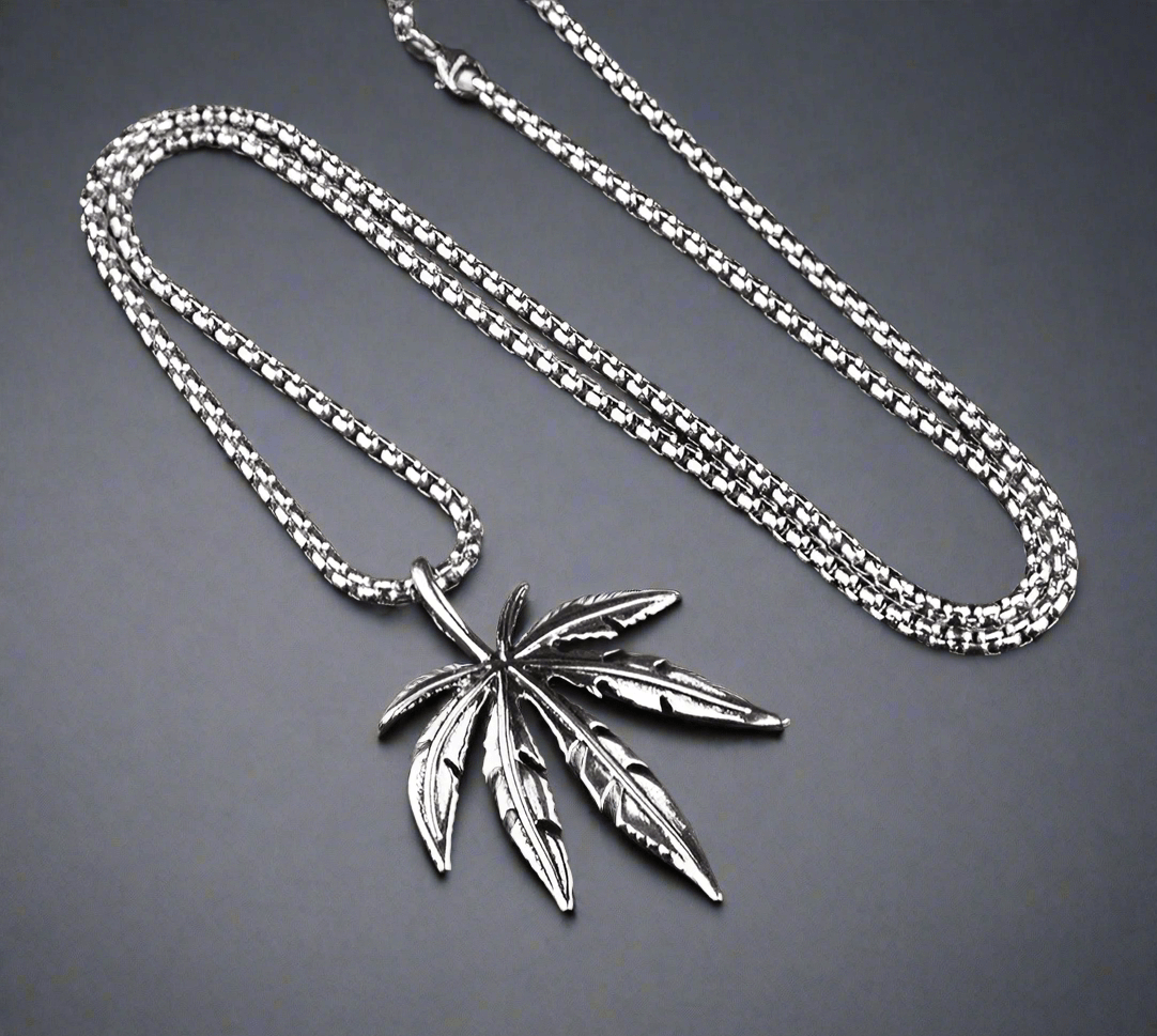 THE MEN THING SS Pendant/ Necklace LEAFEN (T) - Pure Titanium Steel Pendant with Stainless Steel 24inch Round Box Chain, European trending Style for Men & Boy