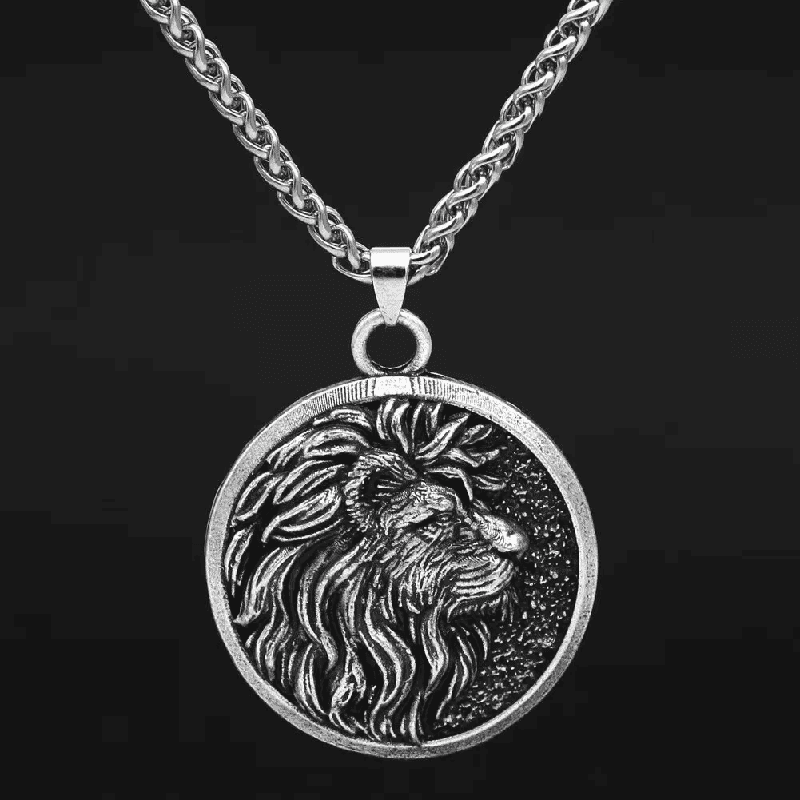 THE MEN THING SS Pendant/ Necklace LION KING HEAD - Alloy Pendant with Stainless Steel 24inch Spiga Chain for Men & Boy