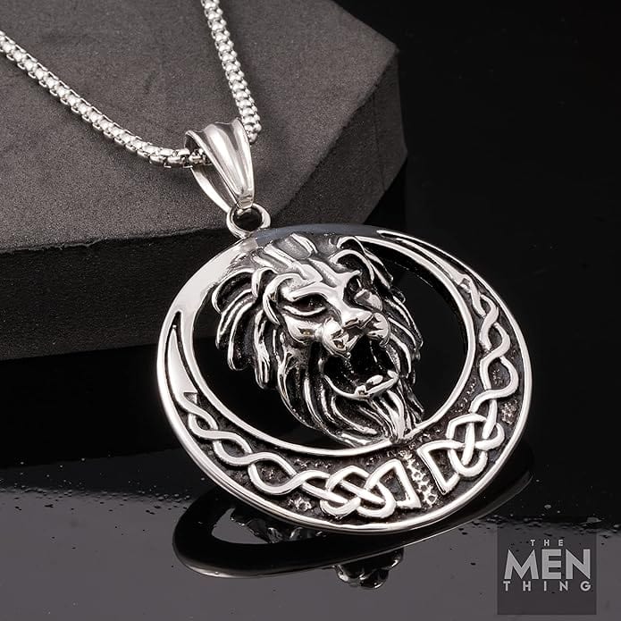 THE MEN THING SS Pendant/ Necklace LION KINGDOM - Pure Titanium Steel Pendant with 24inch Round Box Chain for Men & Boys