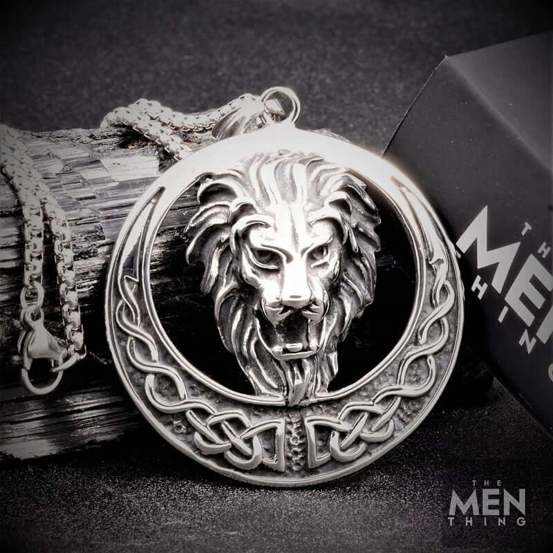 THE MEN THING SS Pendant/ Necklace LION KINGDOM - Pure Titanium Steel Pendant with 24inch Round Box Chain for Men & Boys