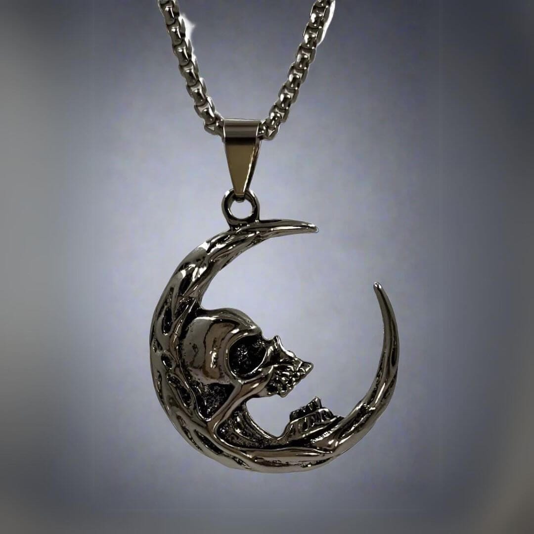 THE MEN THING SS Pendant/ Necklace MOON NIGHT SKULL - Alloy Pendant with Stainless Steel 24inch Round Box Chain, European trending Style for Men & Boy