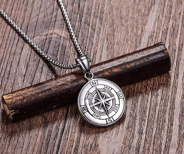 THE MEN THING SS Pendant/ Necklace NAVIGATOR - Alloy Compass Pendant with Pure Stainless Steel 24inch Round Box Chain, American trending Style for Men & Boy
