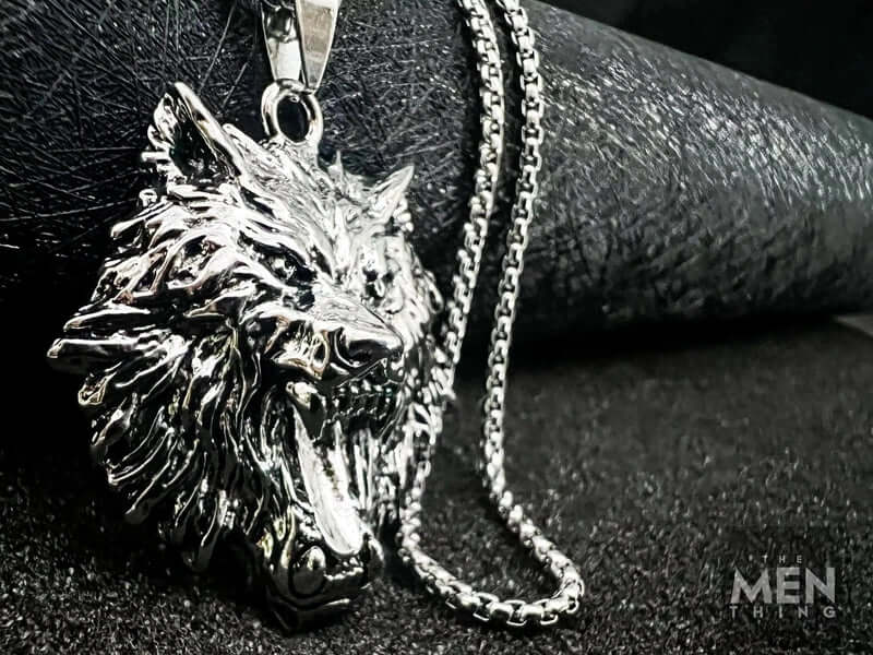 THE MEN THING SS Pendant/ Necklace ROARING KING - Alloy Pendant with Pure Stainless Steel 24inch Round Box Chain, European trending Style for Men & Boy