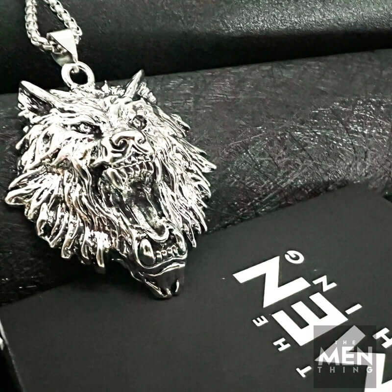 THE MEN THING SS Pendant/ Necklace ROARING KING - Alloy Pendant with Pure Stainless Steel 24inch Round Box Chain, European trending Style for Men & Boy