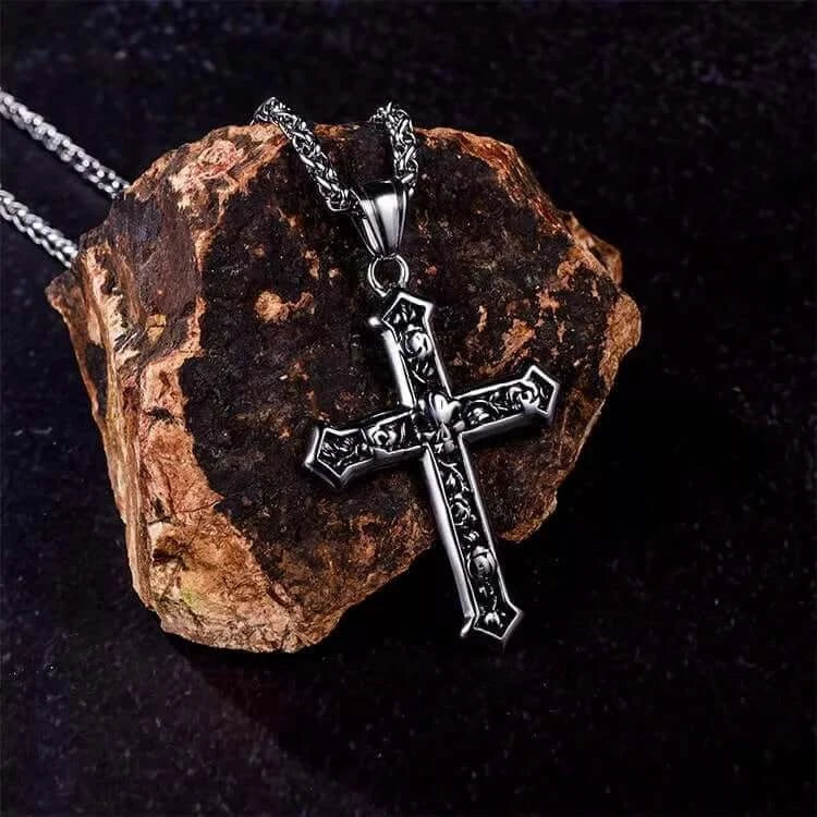 THE MEN THING SS Pendant/ Necklace SKULL CROSS - Alloy Pendant with Pure Stainless Steel 24inch Round Box Chain, American trending Style for Men & Boy