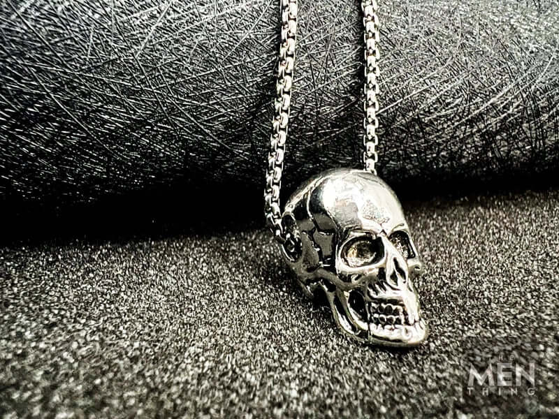 THE MEN THING SS Pendant/ Necklace SKULL HARD - Alloy Silver Skull Pendant with Pure Stainless Steel 24inch Round Box Chain, European trending Style Men & Boy