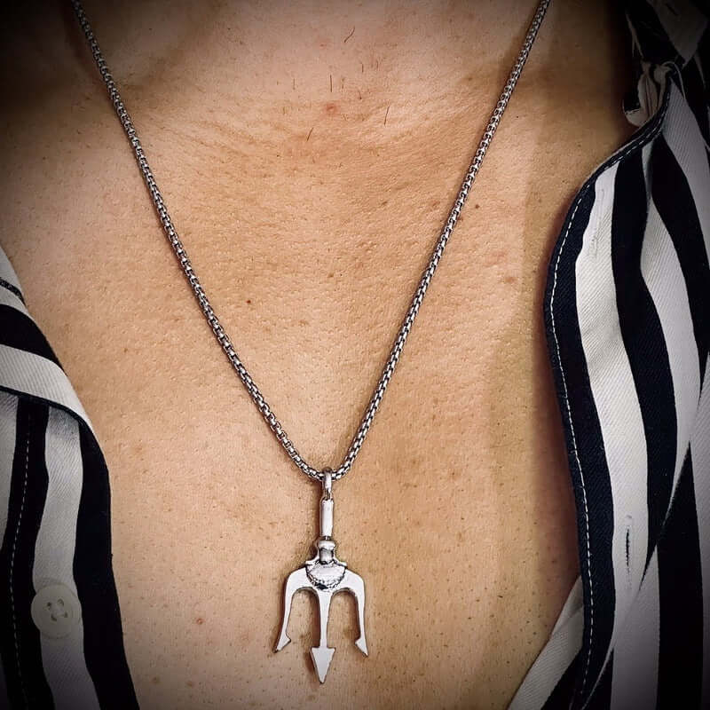 THE MEN THING SS Pendant/ Necklace TRINITY SHIVA - Alloy Pendant with Stainless Steel 24inch Round Box Chain, European trending Style for Men & Boy