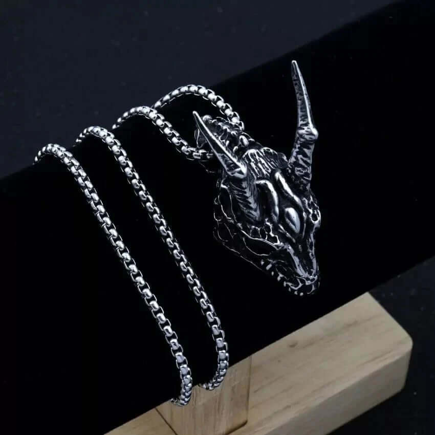 THE MEN THING SS Pendant/ Necklace WARRIOR HORN - Alloy Pendant with Pure Stainless Steel 24inch Round Box Chain, American trending Style for Men & Boy