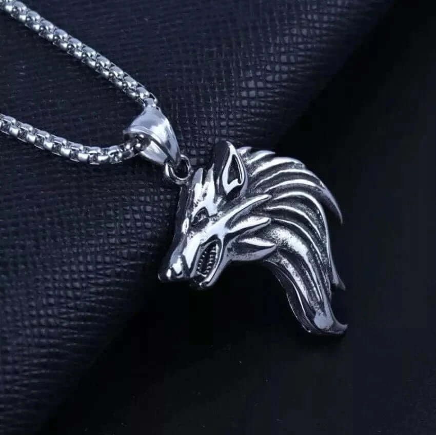 THE MEN THING SS Pendant/ Necklace WATCHING WOLF - Alloy Pendant with Stainless Steel 24inch Round Box Chain, American trending Style for Men & Boy