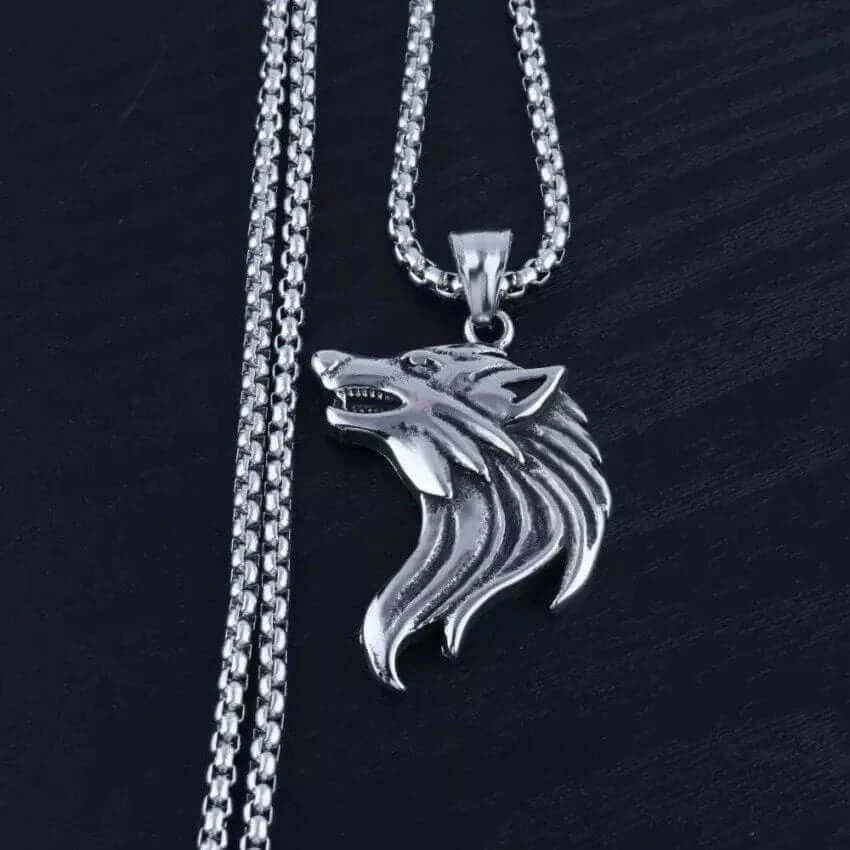 THE MEN THING SS Pendant/ Necklace WATCHING WOLF - Alloy Pendant with Stainless Steel 24inch Round Box Chain, American trending Style for Men & Boy