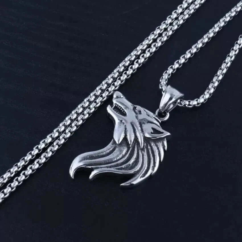 THE MEN THING SS Pendant/ Necklace WATCHING WOLF - Alloy Pendant with Stainless Steel 24inch Round Box Chain, American trending Style for Men & Boy