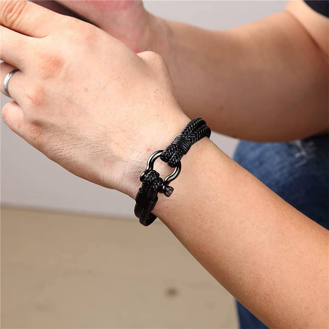 THE MEN THING Leather Bracelet HORSESHOE BUCKLE BLACK - Genuine Leather Braided Bracelet with Stainless Steel Clasp Pin for Men & Boys (8 inch)