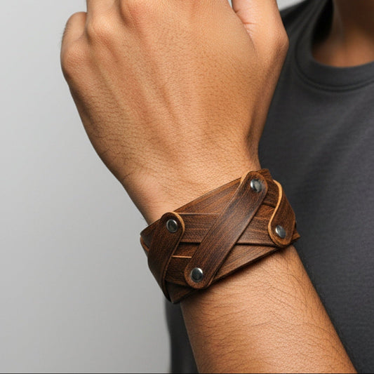 THE MEN THING Leather Bracelet OUTLAW CRISS - 40mm Brown Genuine Leather Adjustable Bracelet for Men & Boys (9.5 inch)