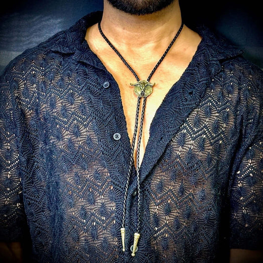THE MEN THING Leather Necklace HORN VALOR - Retro Alloy Pendant Bolo Tie | Adjustable Genuine Leather Cowboy Necktie Necklace for Men & Boys