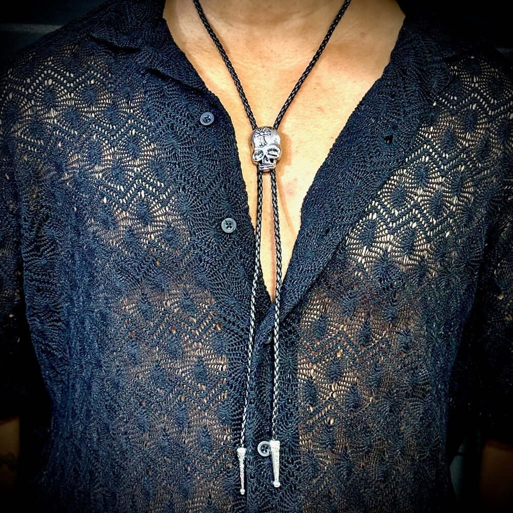 THE MEN THING Leather Necklace ROGER SKULL - Retro Alloy Pendant Bolo Tie | Adjustable Genuine Leather Cowboy Necktie Necklace for Men & Boys