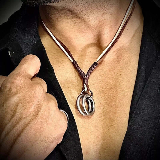 THE MEN THING Leather Necklace TWIN WHEEL TWO COLOUR - Vintage Alloy Double Ring Pendant with Pure Leather Cord Necklace for Men & Boys