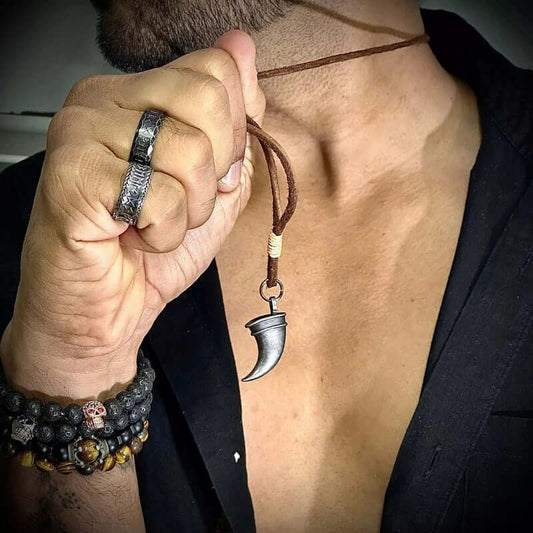 THE MEN THING Leather Necklace WARRIOR TOOTH BROWN - Vintage Alloy Claw Pendant with Adjustable Pure Leather Cord Necklace for Men & Boys