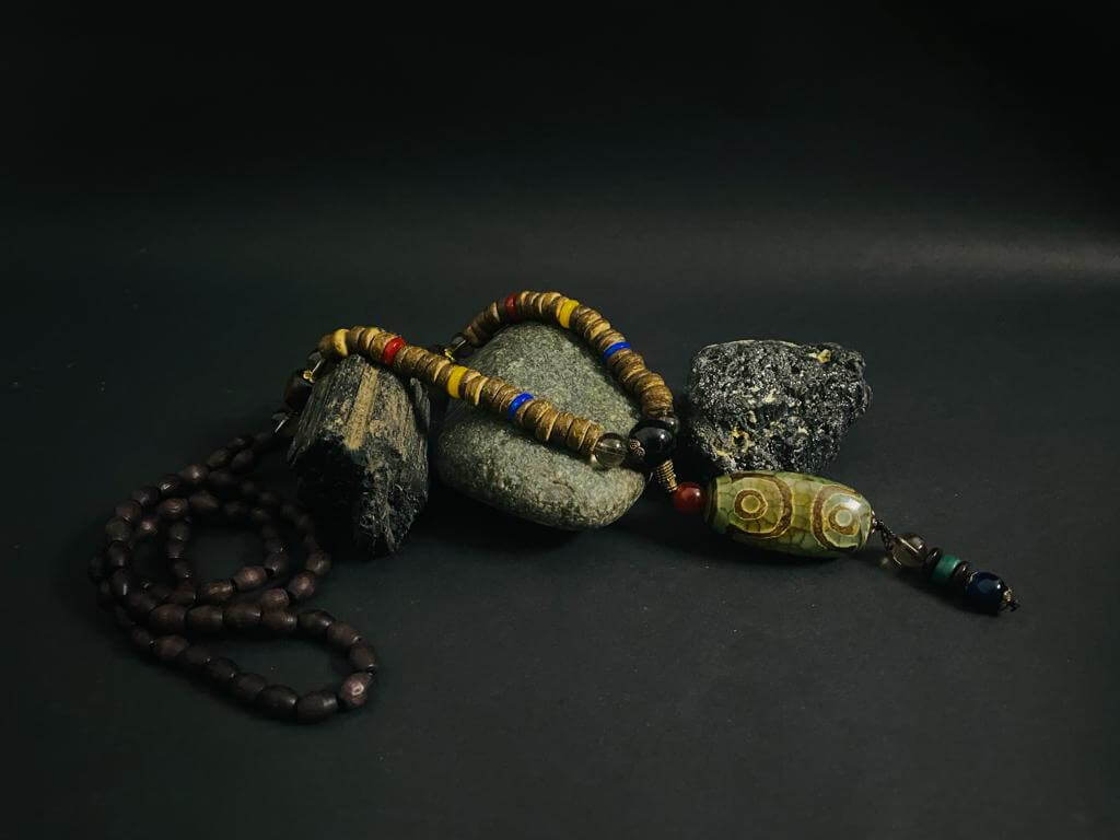 THE MEN THING Pearl / Bead Necklace BUDDHIST MALA - Wood Bead Necklace -  Green Agate Large Dzi Pendant & Necklace Ethnic Long necklace for Men & Boys  (36 Inch)