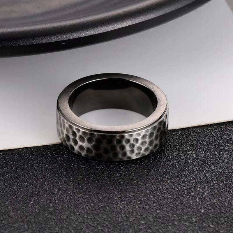 THE MEN THING Rings BLACK TITANIUM HAMMERED RING - Silver Ring - Pure Titanium Steel Ring for Men Size - 21