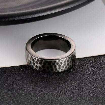 THE MEN THING Rings BLACK TITANIUM HAMMERED RING - Silver Ring - Pure Titanium Steel Ring for Men Size - 21