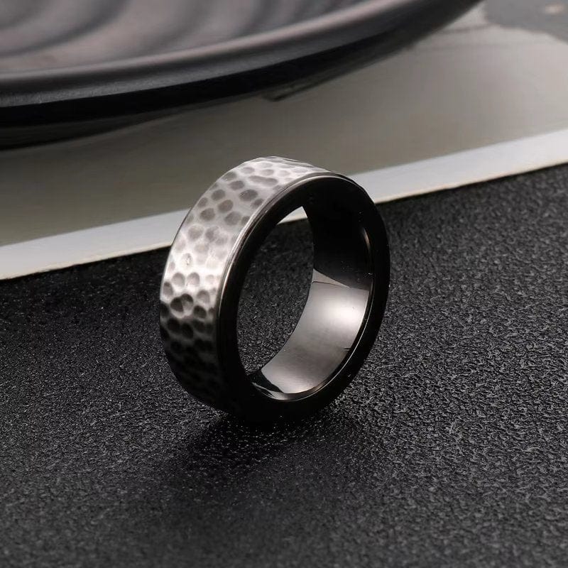 THE MEN THING Rings BLACK TITANIUM HAMMERED RING - Silver Ring - Pure Titanium Steel Ring for Men Size - 21