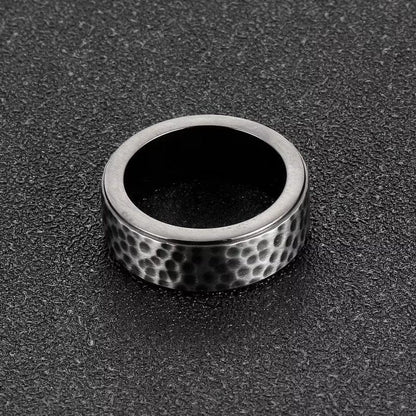 THE MEN THING Rings BLACK TITANIUM HAMMERED RING - Silver Ring - Pure Titanium Steel Ring for Men Size - 21