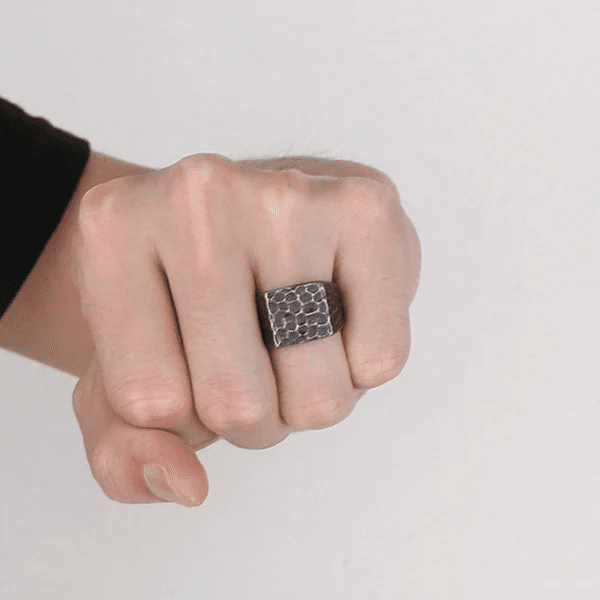 THE MEN THING Rings IRONCLAD HAMMERED RING - Titanium Steel Ring - Pure Titanium Steel Ring for Men Size - 21