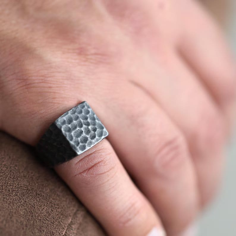 THE MEN THING Rings IRONCLAD HAMMERED RING - Titanium Steel Ring - Pure Titanium Steel Ring for Men Size - 21