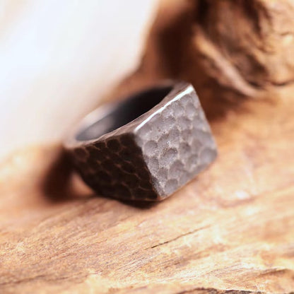 THE MEN THING Rings IRONCLAD HAMMERED RING - Titanium Steel Ring - Pure Titanium Steel Ring for Men Size - 21