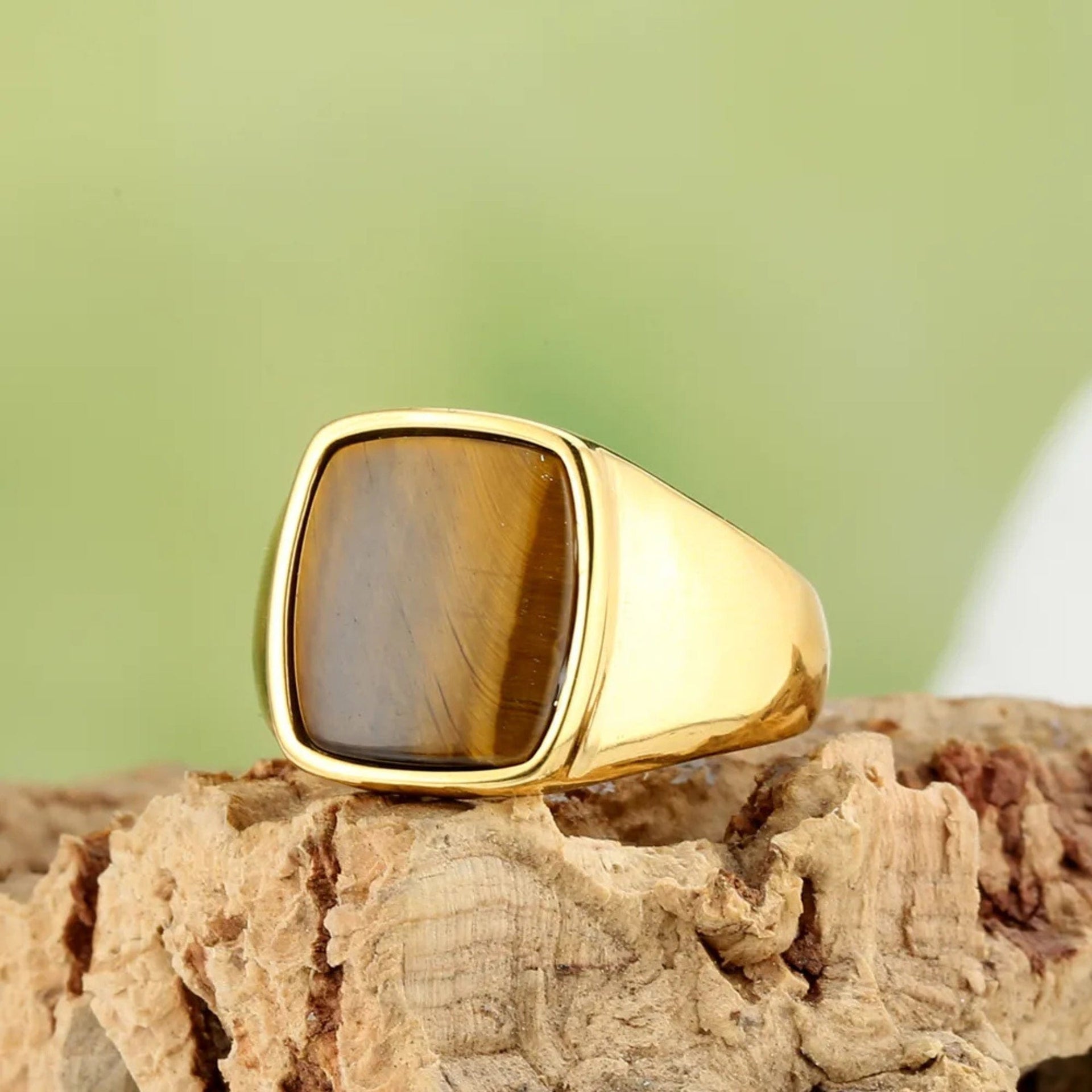 THE MEN THING Rings Royal Series - AMBERSTONE CREST RING - Pure Stainless Steel Men’s Gold-Plated Ring – Statement Luxury Jewelry (Size : 16-21-26)