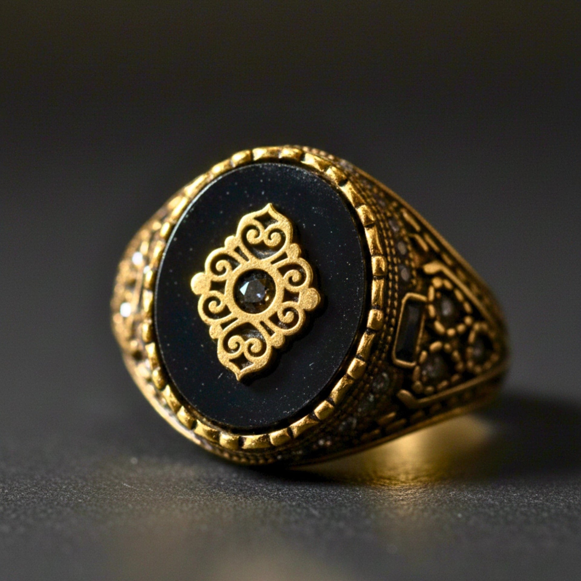 THE MEN THING Rings Royal Series - GOLDEN ELITE CREST RING - Pure Stainless Steel Men’s Steel-Gold-Plated Ring – Statement Luxury Jewelry (Size : 17-19-22-25-27)
