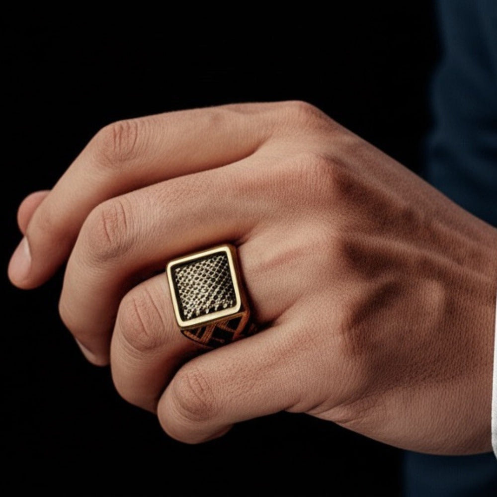 THE MEN THING Rings Royal Series - GOLDEN FORGE RING - Pure Stainless Steel Men’s Gold-Plated Ring – Statement Luxury Jewelry (Size : 17-22-25)